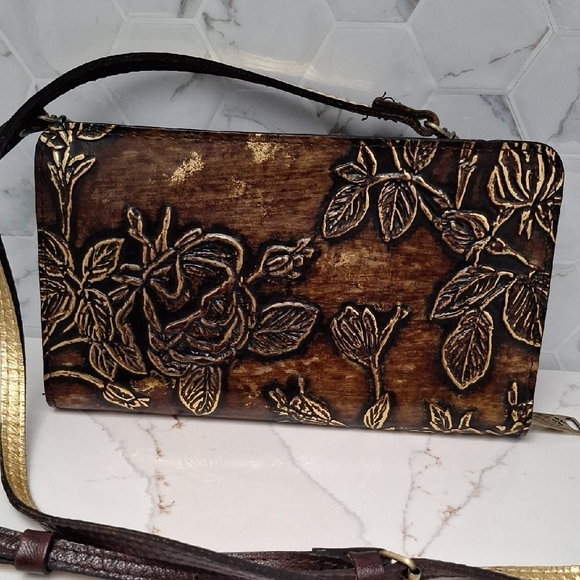 Patricia Nash AZARIO Metallic Embossed Leather Crossbody Clutch - Picture 3 of 15